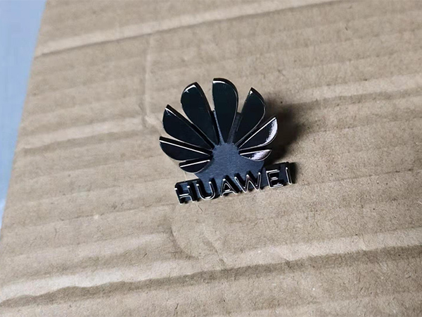 電鍍標(biāo)牌燙金